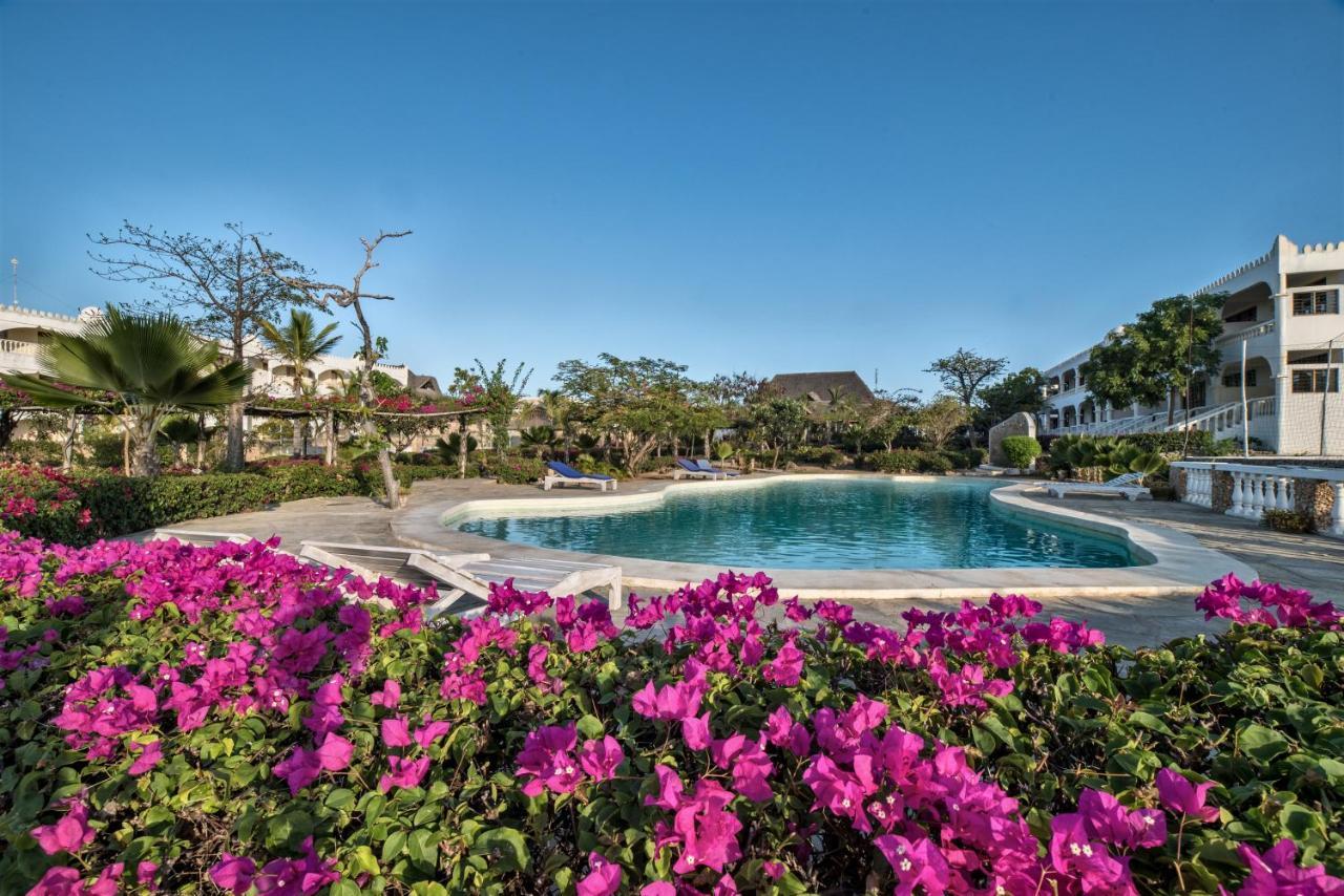 Jumbo Club Watamu Hotel Bagian luar foto