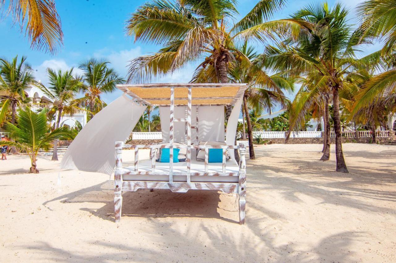 Jumbo Club Watamu Hotel Bagian luar foto