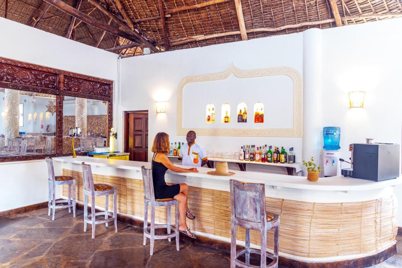 Jumbo Club Watamu Hotel Bagian luar foto